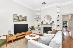 'The Cosy Corner' Classic Haven with Modern Comforts Adelaide